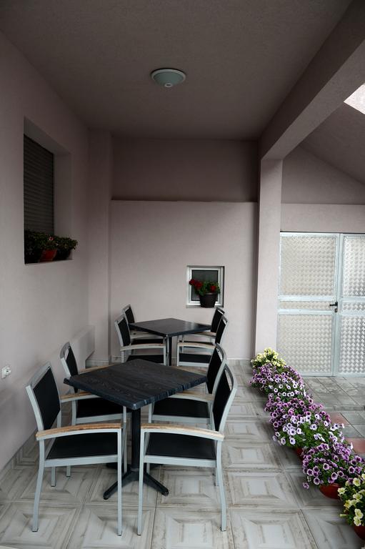 Guesthouse Dokic Leskovac  Exteriör bild