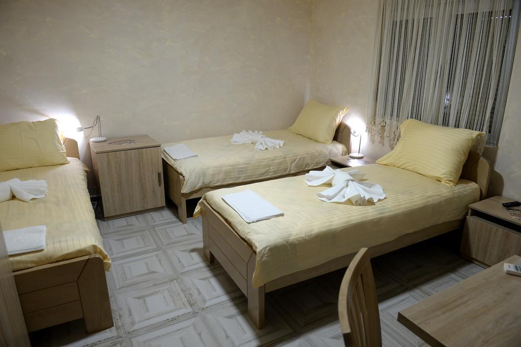 Guesthouse Dokic Leskovac  Exteriör bild
